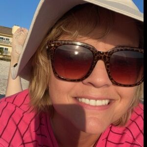 Meet your Posher, Cathy